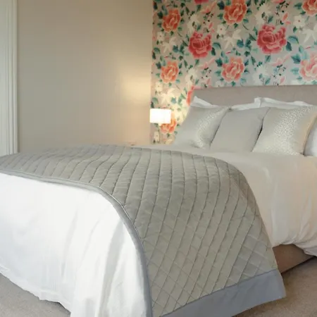 Bridge View * Cawood